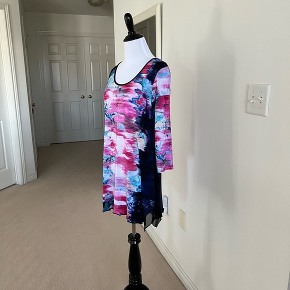 ADX petite print top in bright colours - Picture 3 of 7